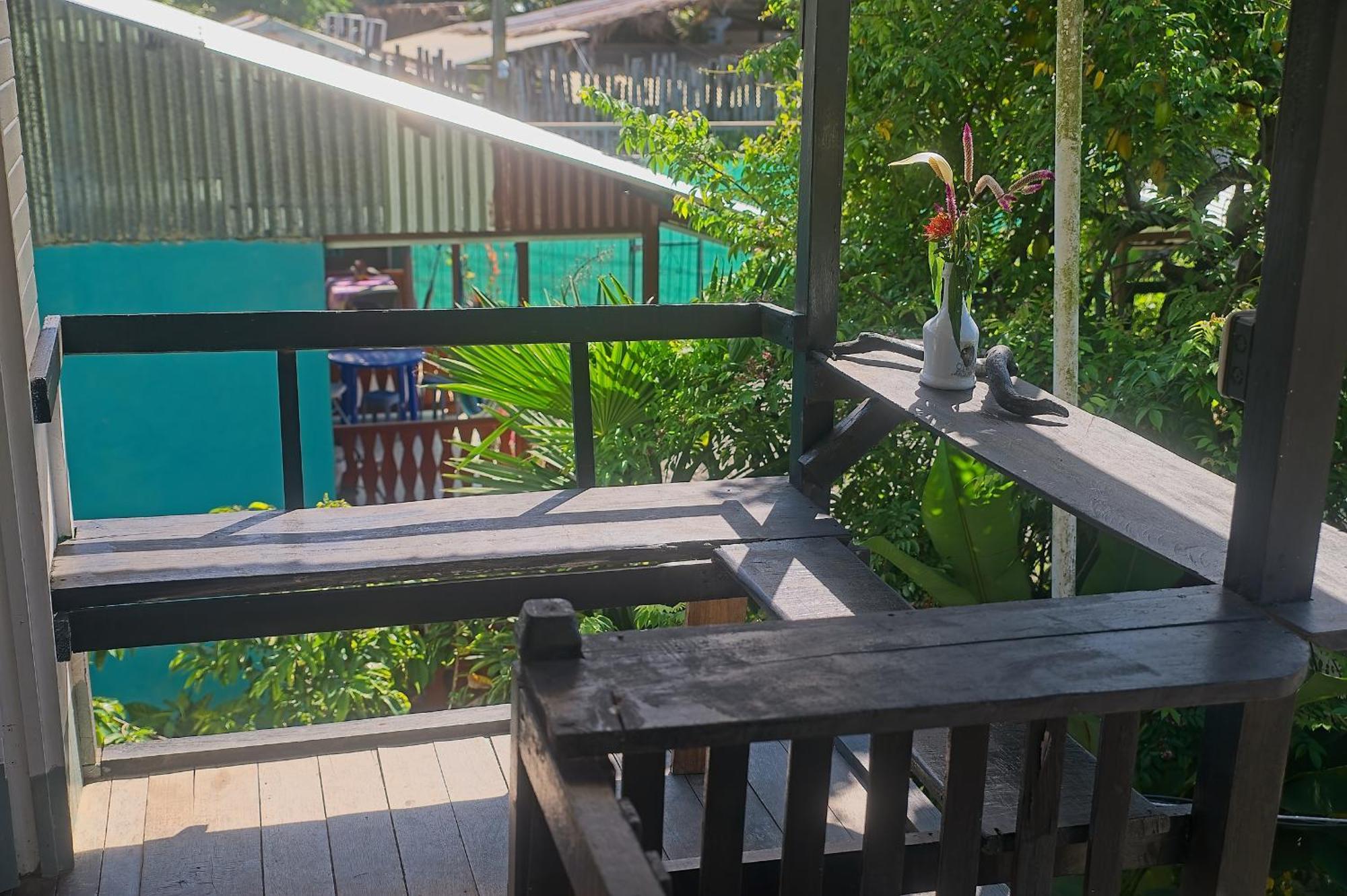 Mar Caribe Pv Hotell Puerto Viejo de Talamanca Exteriör bild